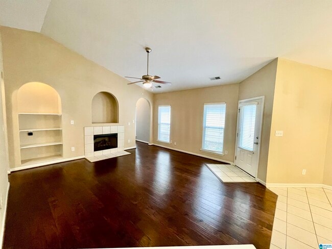 Building Photo - 5389 Cottage Cir
