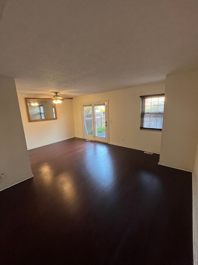 Building Photo - Three Bedroom in West Chester!