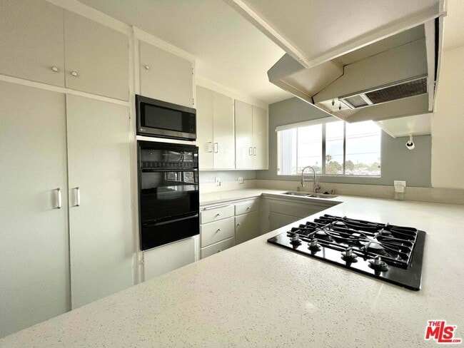 Building Photo - 127 Loma Vista St