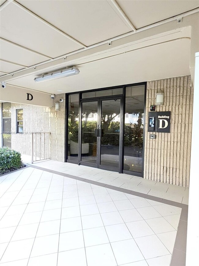 Building Photo - 3200 S Ocean Blvd