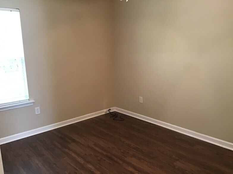 Building Photo - 300 Canvasback Way