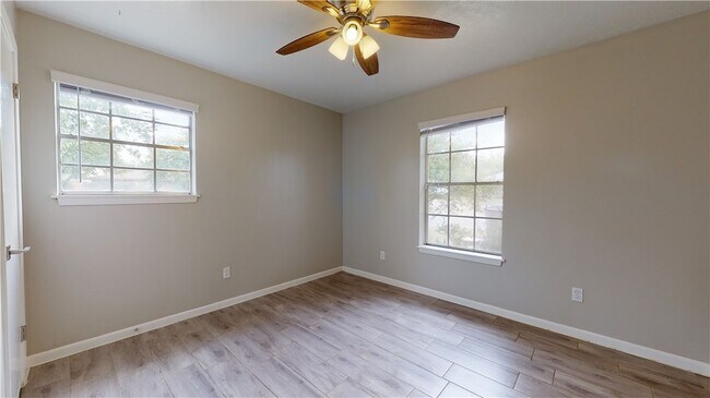 Building Photo - 3923 Olive St