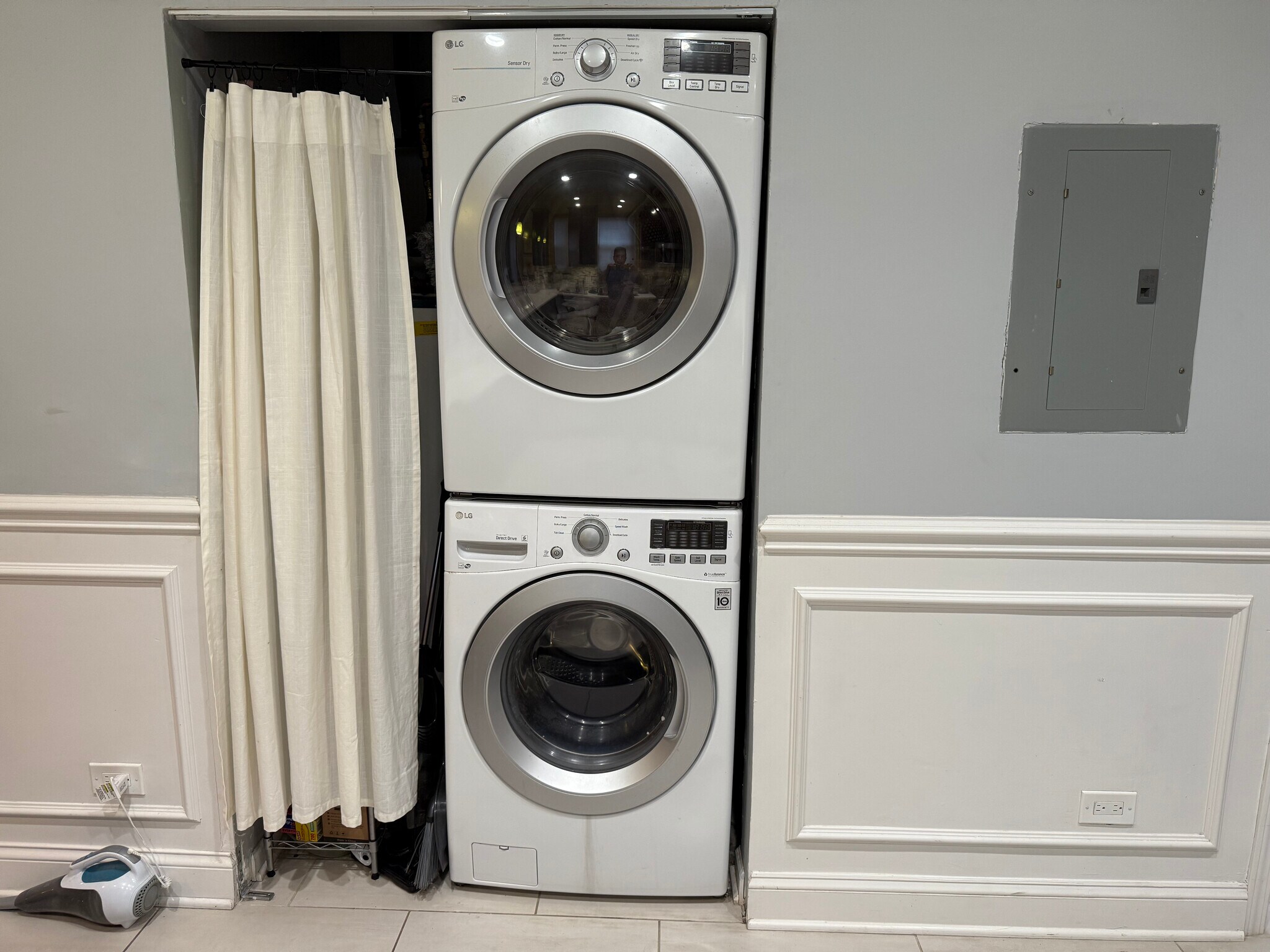 in-unit high efficiency washer & dryer - 5313 South Maryland Avenue