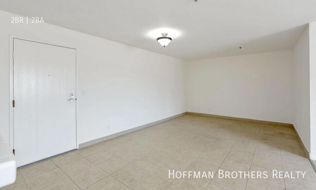 Building Photo - 5541 Fulcher Ave
