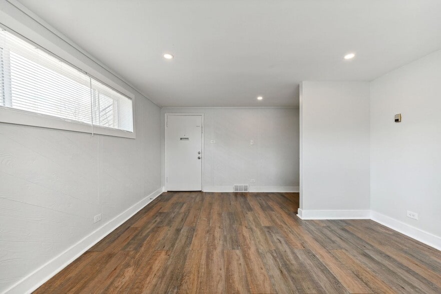 Building Photo - 1520 Oneida St