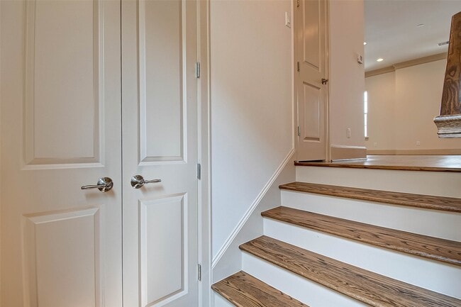 Building Photo - 4031 Bellefontaine St