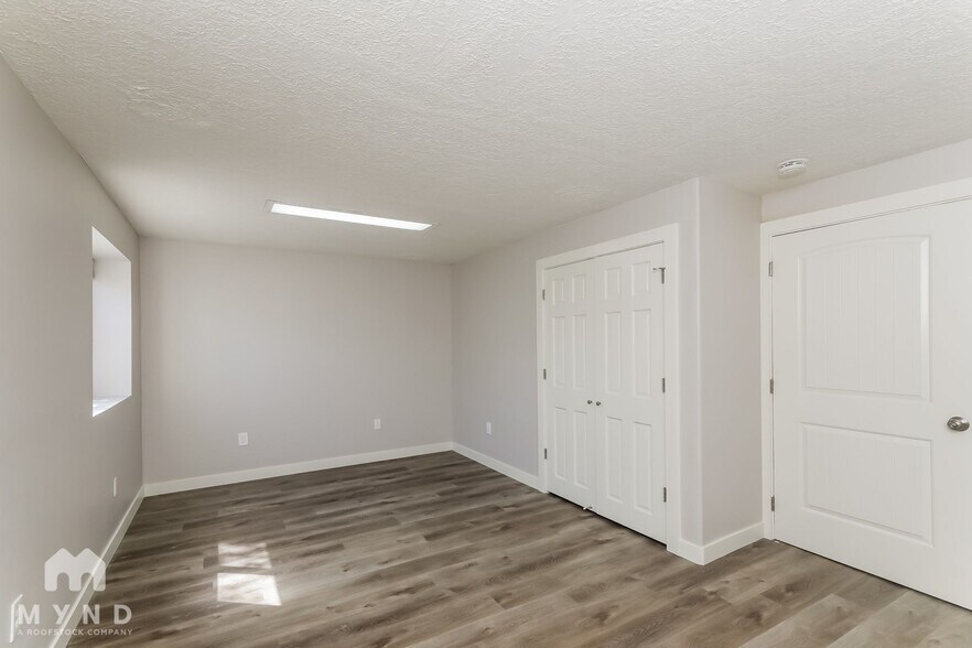 Building Photo - 1652 N 2275 W