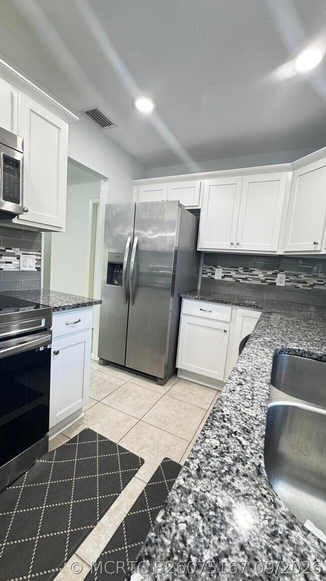 Building Photo - 20970 Concord Green Dr W