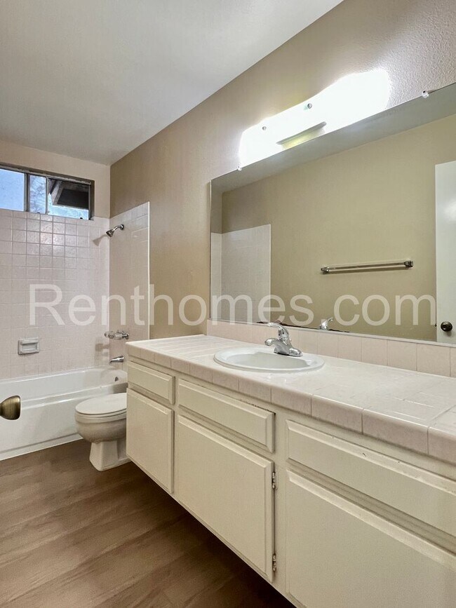 Building Photo - 10594 Dabney Dr