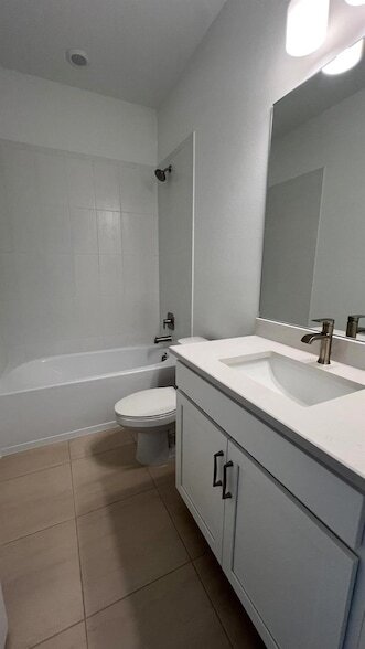 Building Photo - 584 Ranch Oak Cir