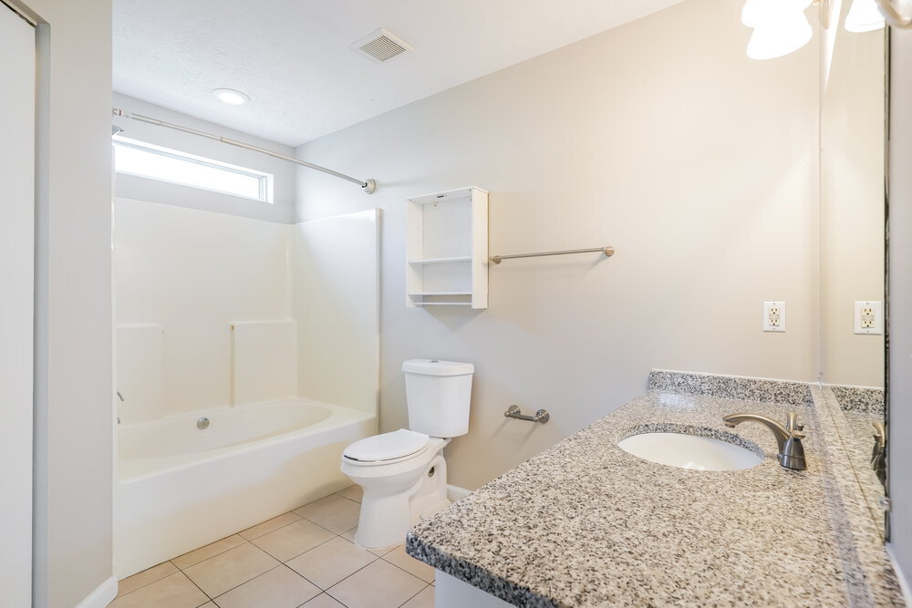 Building Photo - 909 Bexhill Ct S