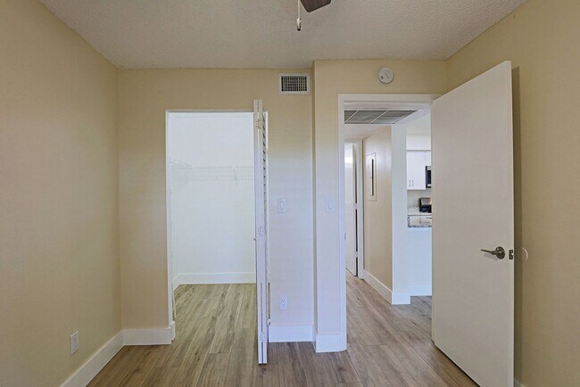 Building Photo - Mystic Gardens 5331-3114