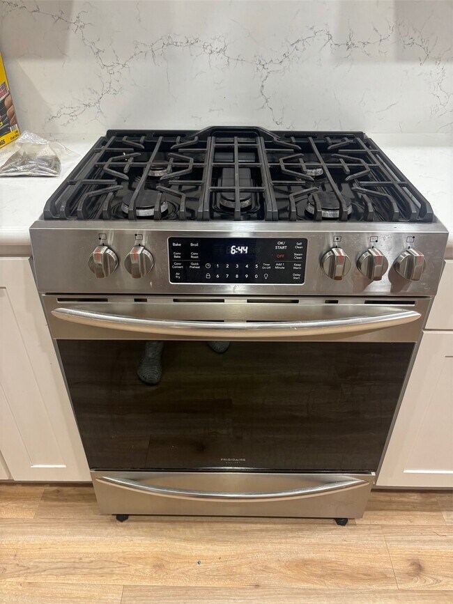 Building Photo - 1811 Emerald Lake Ct