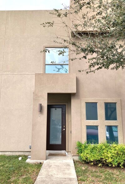 Primary Photo - 2550 Weslaco Rd