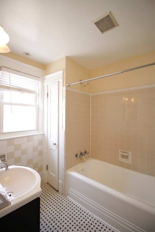 Building Photo - A Space for you and your's in Brookland! F...