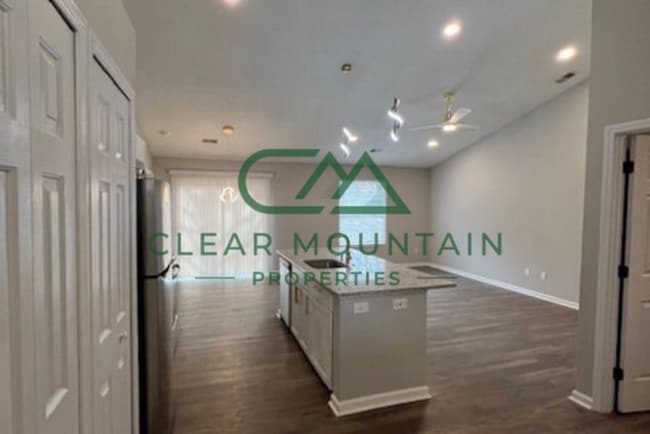 Building Photo - Beautifully Updated 4BR/2BA Home with Modern Finishes and Newly Built Dog Park!