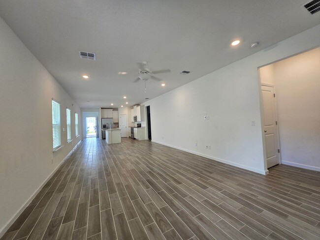 Building Photo - Beautiful 3-Bed, 2.5-Bath home in Tara Lane