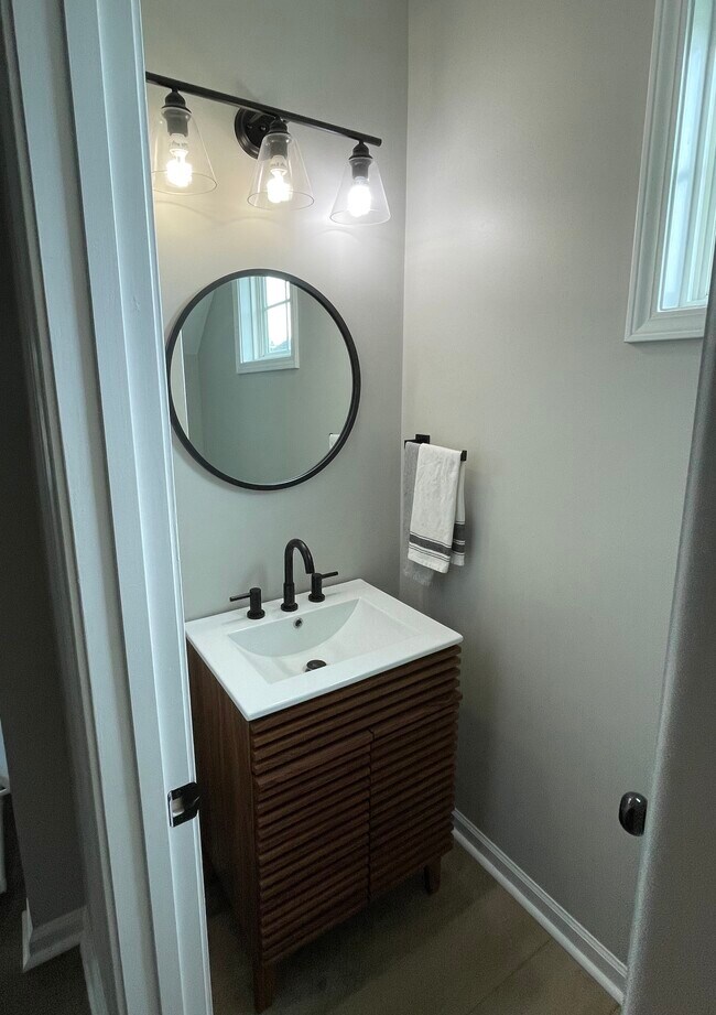 Building Photo - 311 Pebble Shore Dr