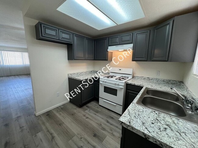 Building Photo - 1131 Barstow Rd