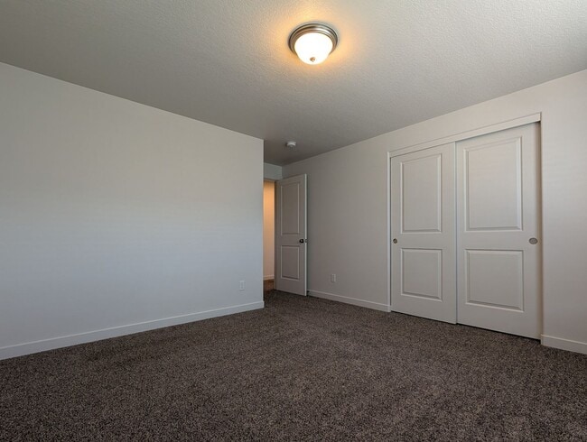 Building Photo - Beautiful 3-Bedroom, 2-Bath Home in Springfield!