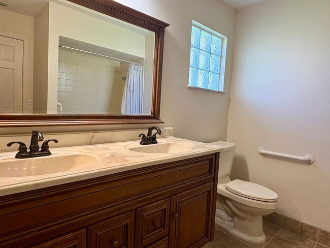 Building Photo - 3/2/2 POOL home in Stuart on 3/4 acre--NO HOA!