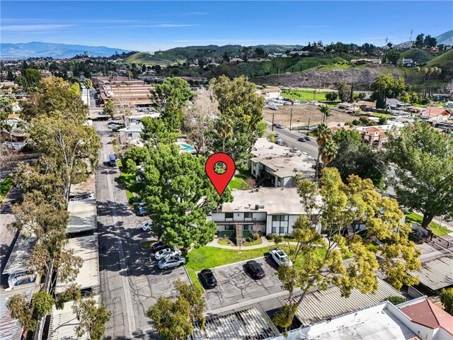 Building Photo - 1735 E Washington St