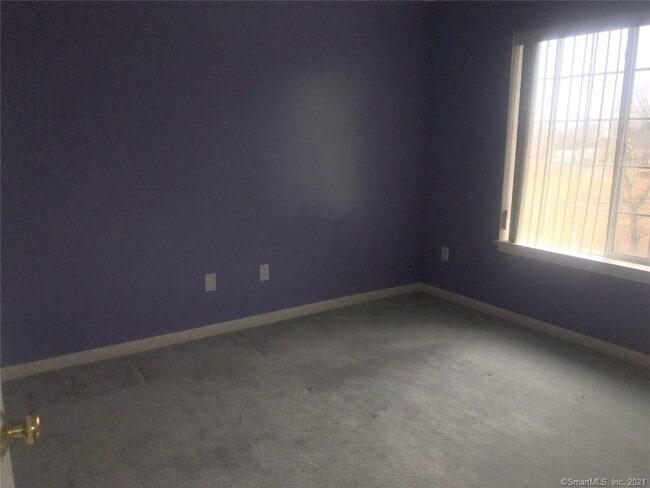 Building Photo - 560 Silver Sands Rd