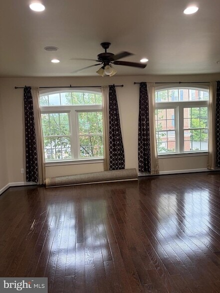 Building Photo - 3184 Yeager Dr