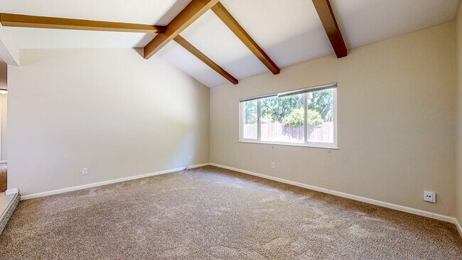 Building Photo - Rincon Valley Single Level, Landscaper Included!