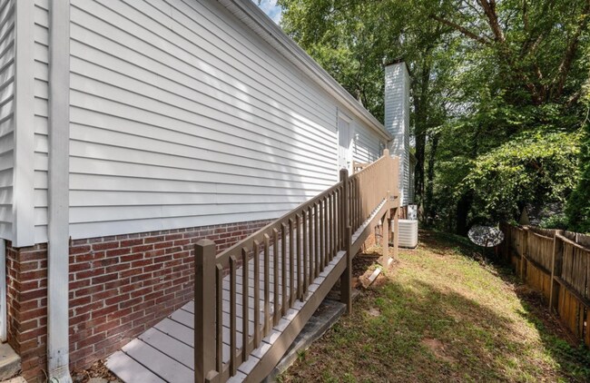Building Photo - Charming 4/3 Home Downtown Greenville!