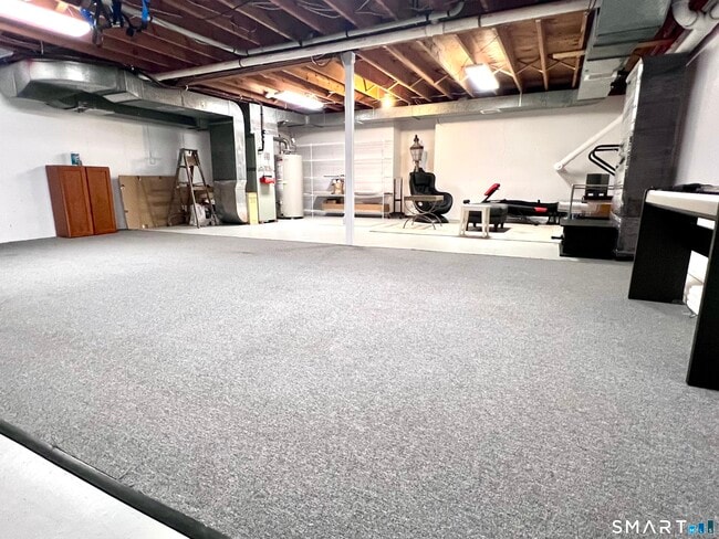 Building Photo - 32 Regents Pk