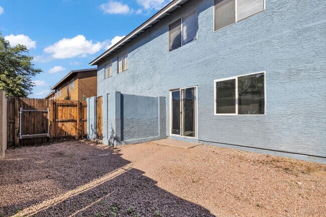 Building Photo - 45 N Phyllis