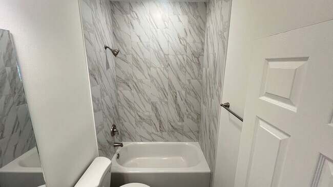 Building Photo - GORGEOUS Bedroom, 2 Bathroom Home in Palm Bay!!