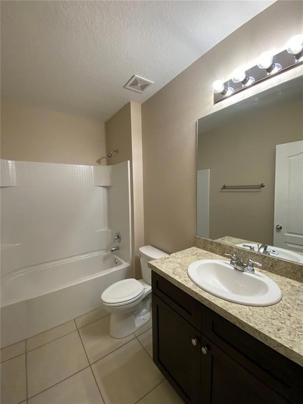 Building Photo - 2720 NE 46th Ave