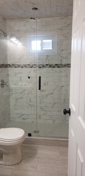 1st Floor Bath - 730 Front St