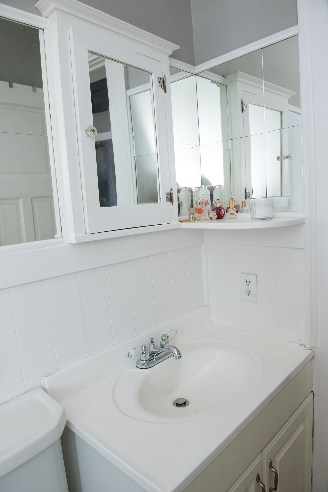 Bathroom 2 - 921 E 13th Ave, 5A