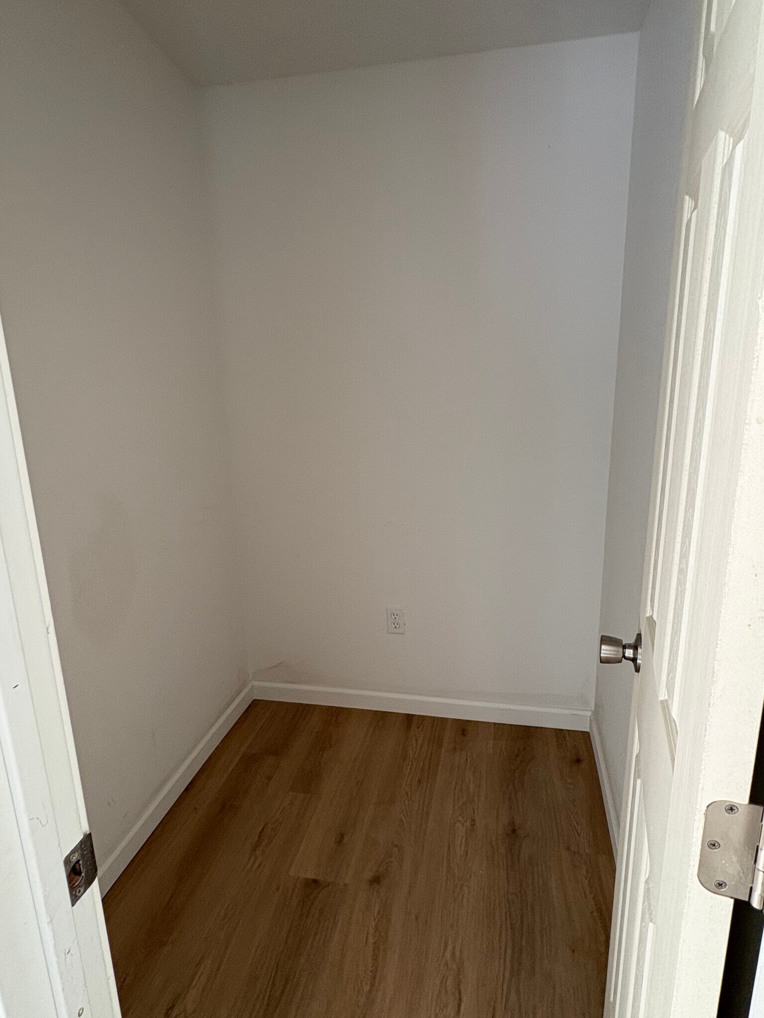#B walk in closet - 214 Kimble St