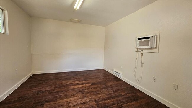 Building Photo - 205 S Granger