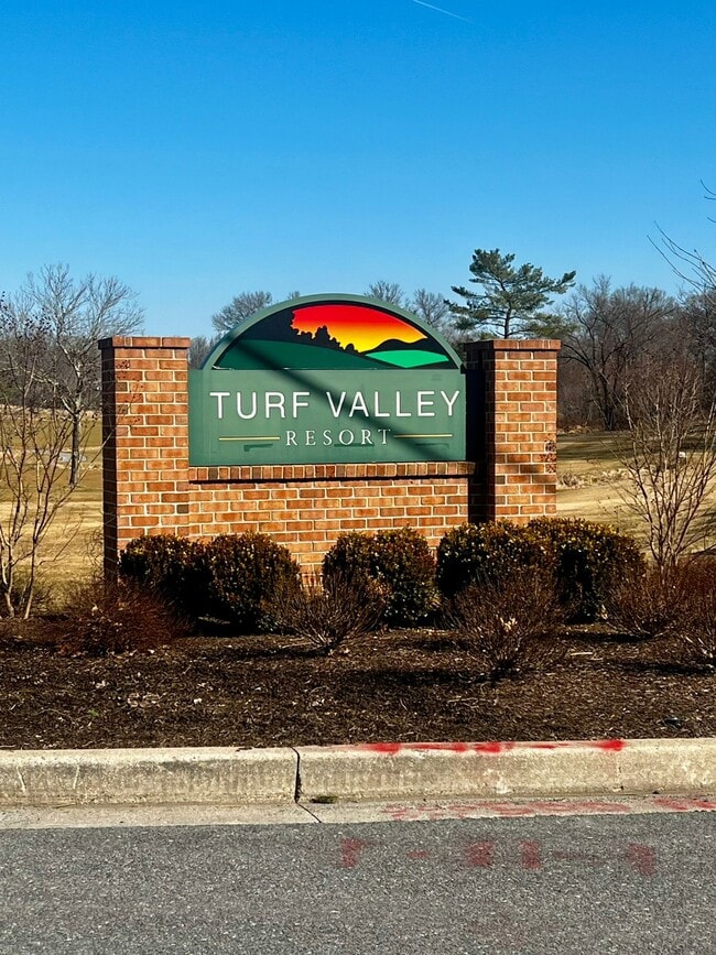 Building Photo - 10421 Resort Road