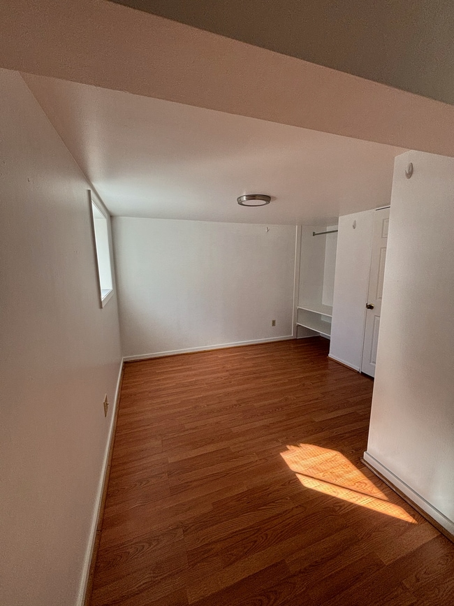 Building Photo - 207 Woodrow St