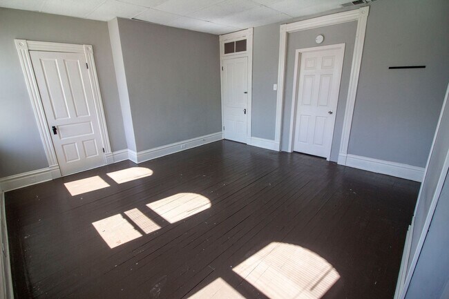 Building Photo - 4265 Oleatha Ave