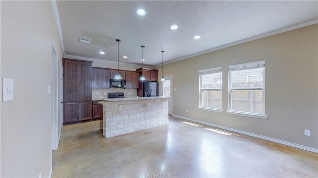 Building Photo - 3357 Keefer Loop