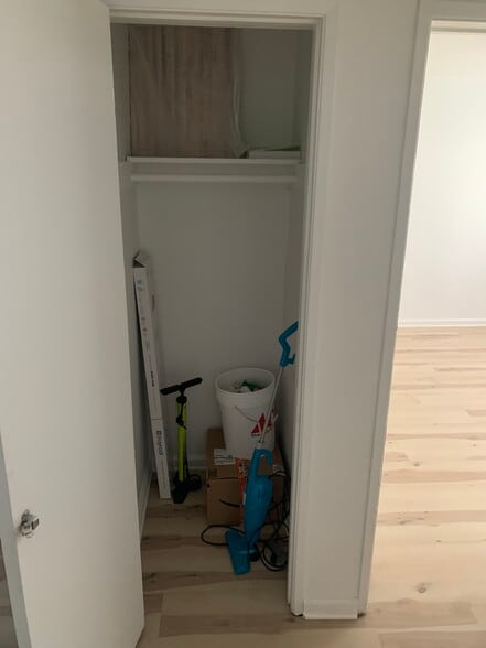 Building Photo - 800 N Eucalyptus Ave