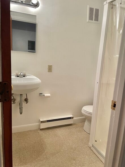 Building Photo - 7 Miner St