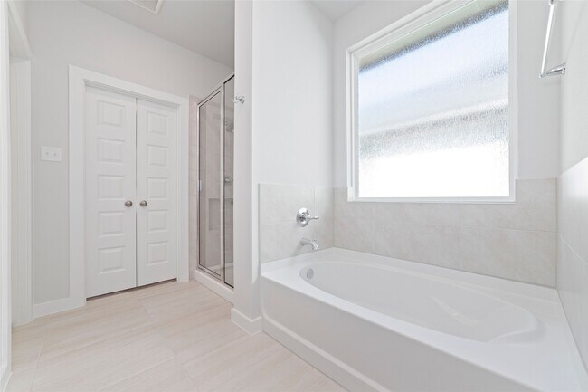 Building Photo - 21614 White Bellflower Ln