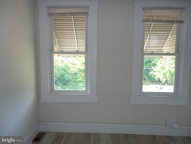 Building Photo - 2807 Clifton Ave