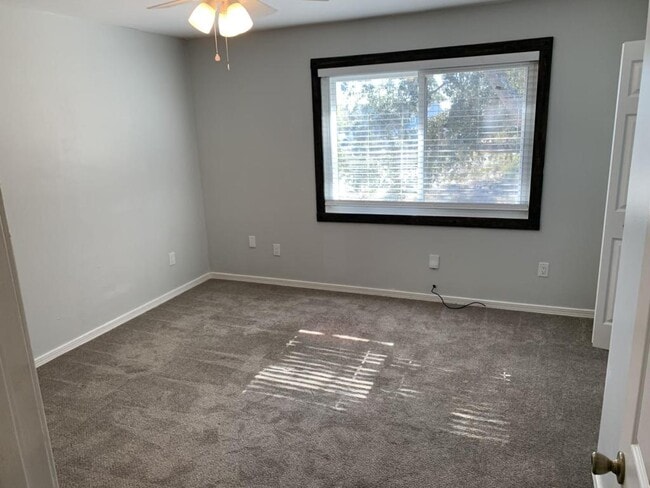 Building Photo - 2774 Bay St