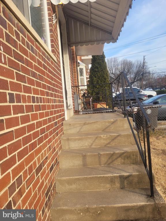 Building Photo - 3518 Madison St