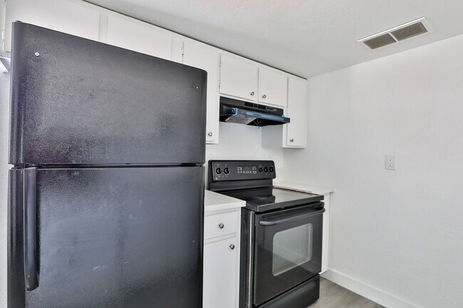 Building Photo - AZ21-033