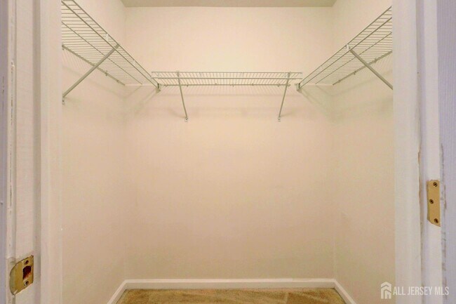 Building Photo - 100 Forest Dr